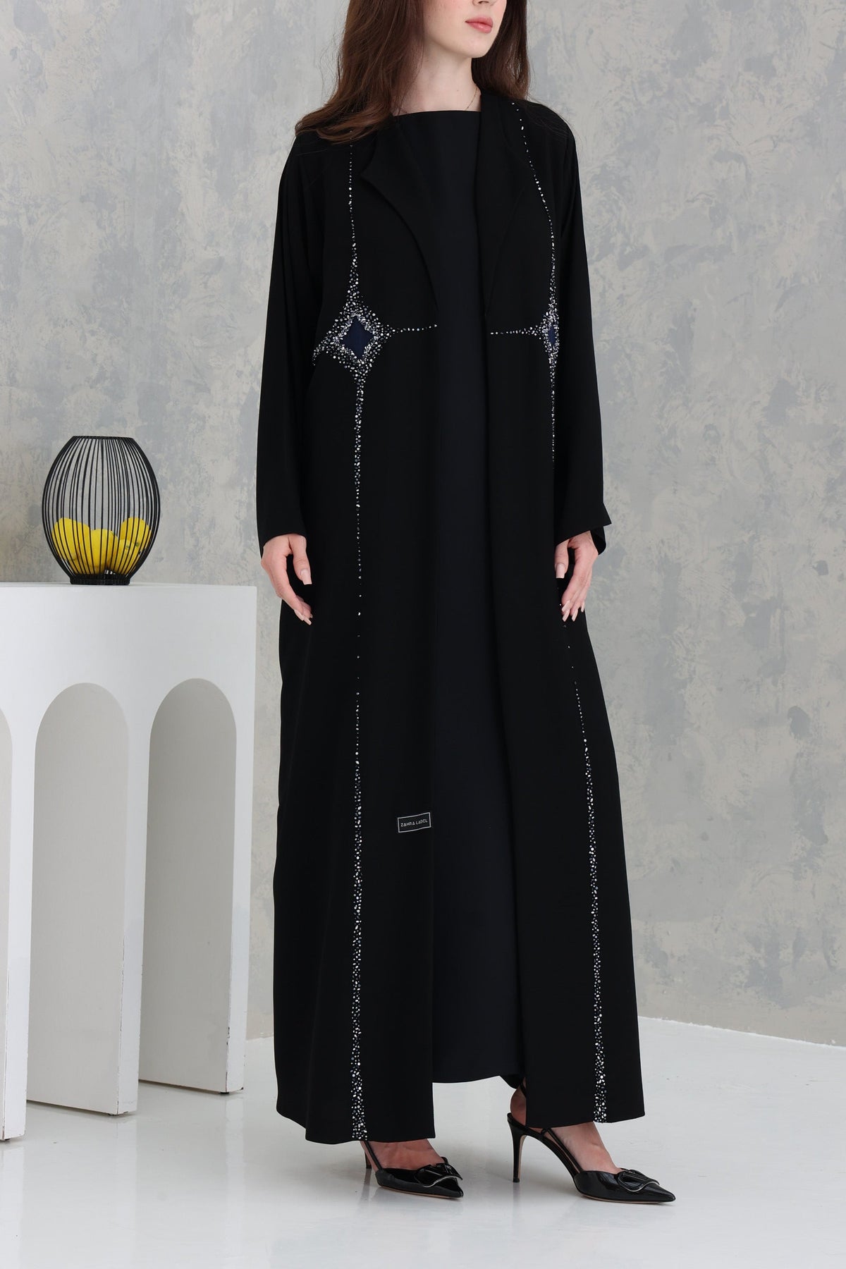 NERA ABAYA