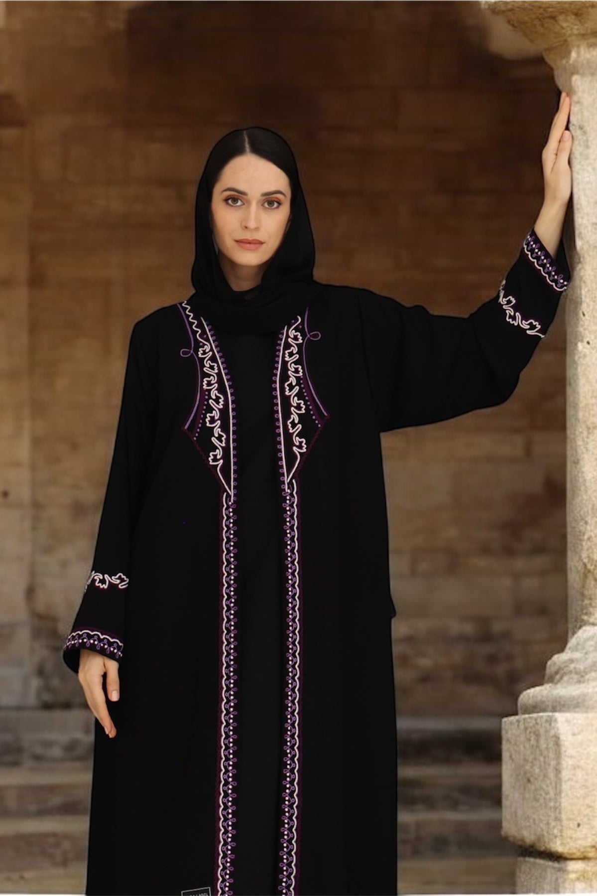Zahra Regal -06