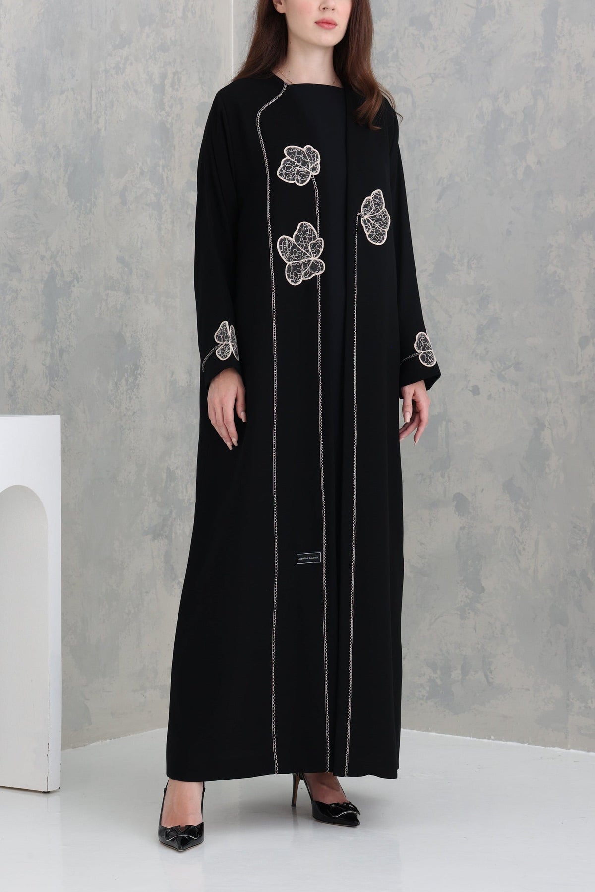 SYRA ABAYA