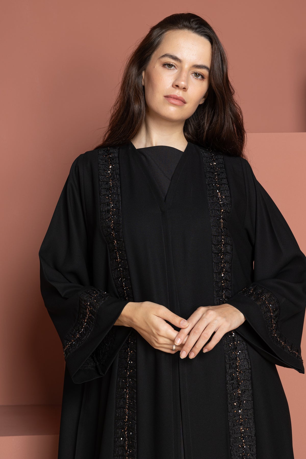 INAYA ABAYA