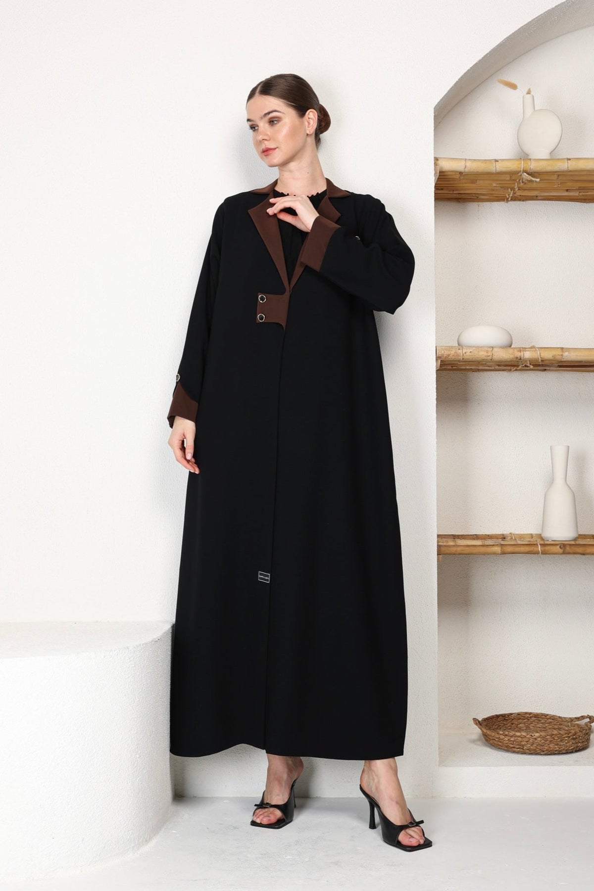 LYRA ABAYA